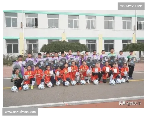九龙坡区实验外国语学校本土小将创历史最佳跪地拥抱三柱门激情时刻 九龙坡区实验外国语学校本土小将创历史最佳跪地拥抱三柱门激情时刻